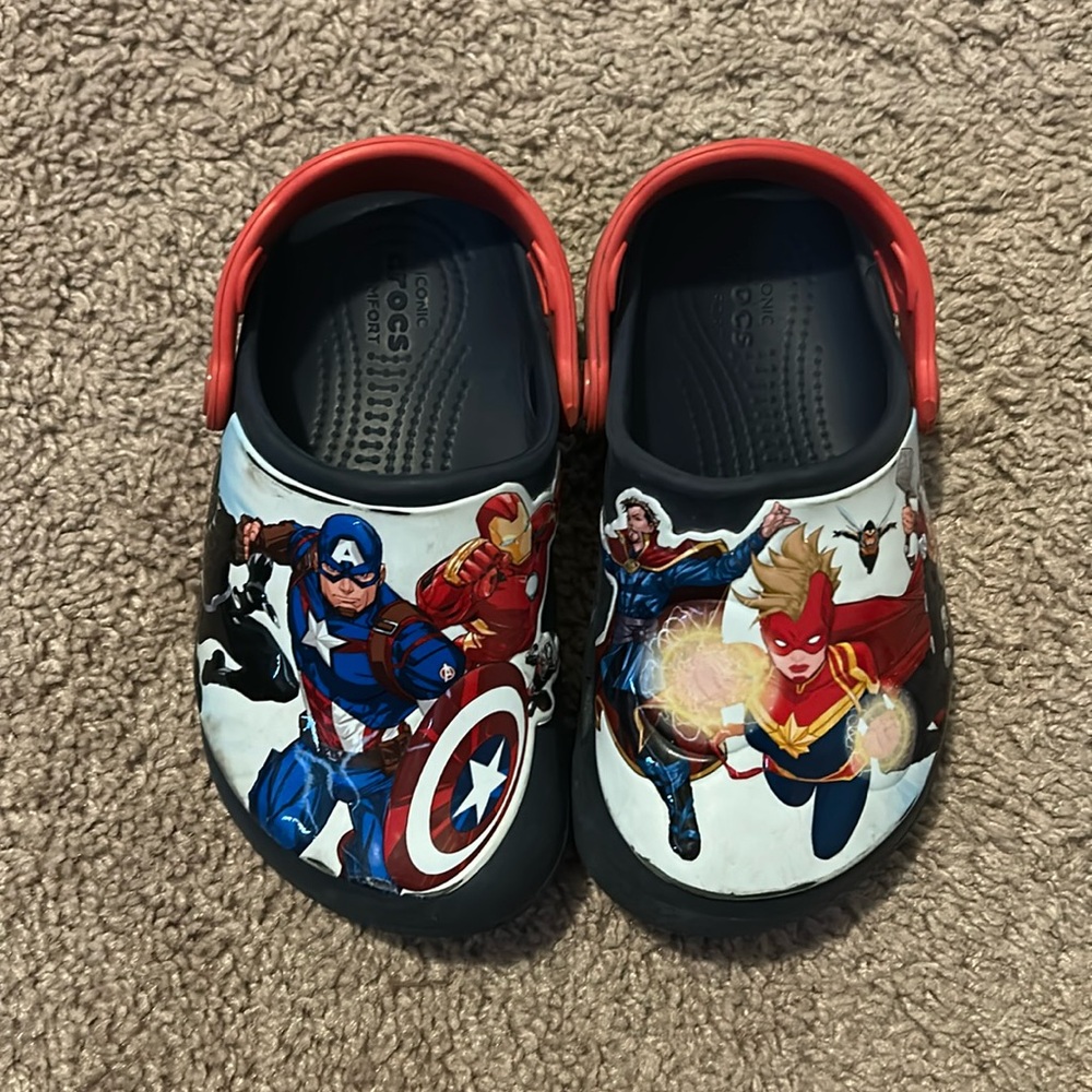 Crocs size 10